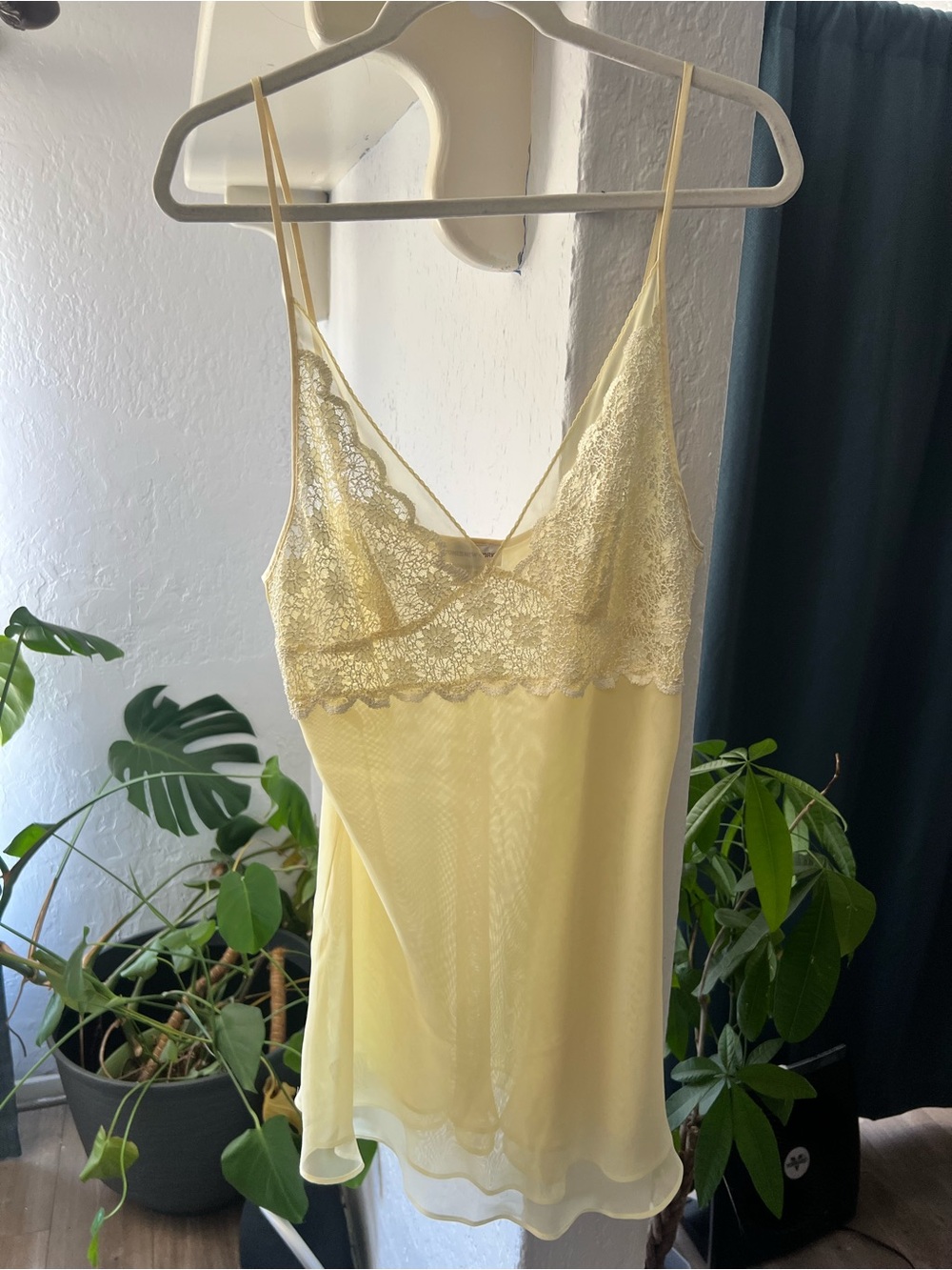Jones New York Pale Yellow Lace Chemise